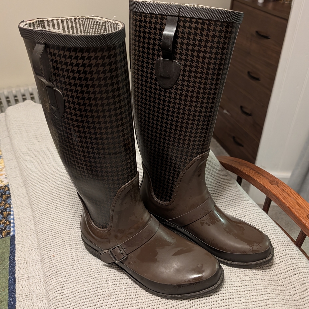 L.L. Bean Brown Houndstooth Winter & Rain Boots